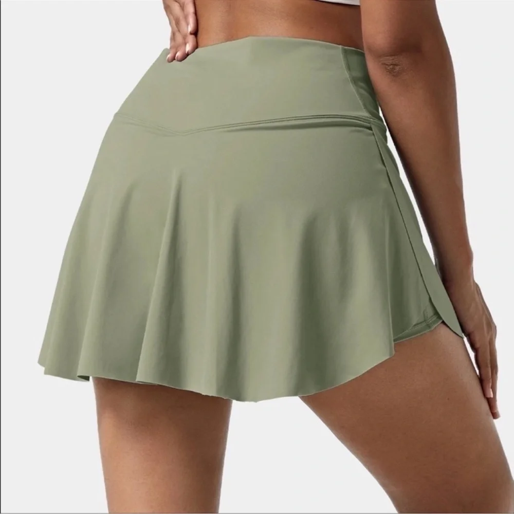 Nwt Halara High Waisted Crossover 2 in 1 skort pockets skirt seagrass Small